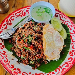 กะเพราเนื้อสับ+ไข่ ดาว