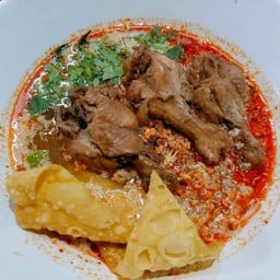 ก๋วยเตี๋ยวไก่ตุ๋นต้มยำ