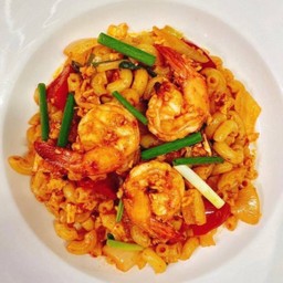 ผัดมักกะโรตีกุ้งสด