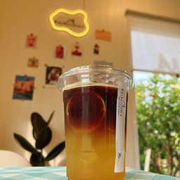 อเมริกาโน่น้ำผึ้งมะนาว (Iced Honey-Lime Americano Honey)