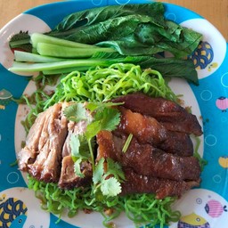 Iโอ ก๋วยเตี๋ยว ขาหมู สูตรเด็ด