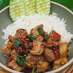 ข้าวกะเพรากระดูกอ่อน