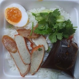 ข้าวหมูแดง