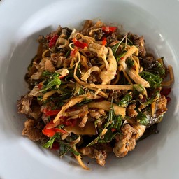 ซอยตันกะเพราจัมโบ้ โอ้โห้..แซ่บหลาย