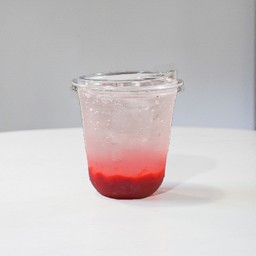 สตรอว์เบอร์รี โซดา