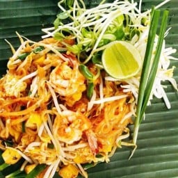 ผัดไทย ต้นตำหรับภูเก็ต กาญจนา