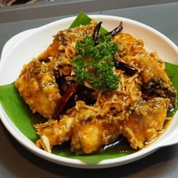 ปลากะพงทอดซอสมะขาม