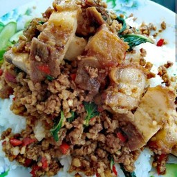 กะเพราหมูกรอบ+หมูสับ