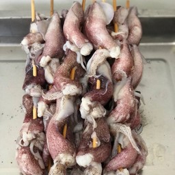 หมึกกล้วยใหญ่ เนื้อแน่นกว่าเล็ก มีไข่บางตัว