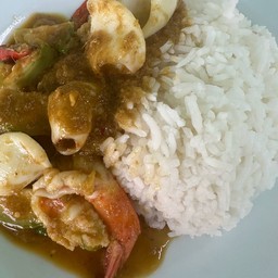 ข้าวราดผัดเขียวหวานแห้ง