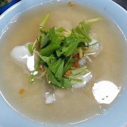 ข้าวต้ม พิเศษ รวม กุ้ง หมึก ปลา