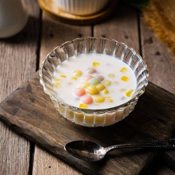 บัวลอยกะทิสดใบเตย rice ball coconut milk