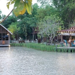 มีมุมนั่งหลายๆมุมให้ถ่ายรูปด้วย