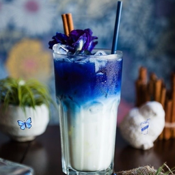 นมสดอัญชัน