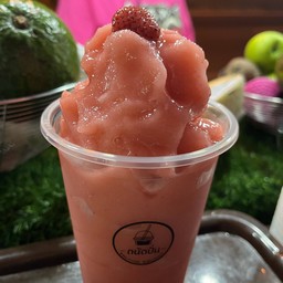 น้ำสตอเบอรี่ปั่น