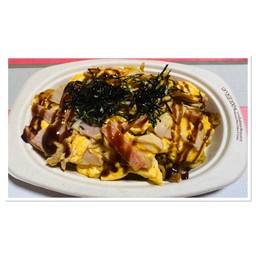 [อร่อยซ่ากับโค้ก] ยากิโซบะ ไข่ข้นลาวา +  โค้ก ออริจินัล (กระป๋อง) 