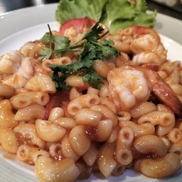 มักกะโรนีซอสกุ้ง