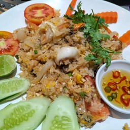 ข้าวผัดทะเล