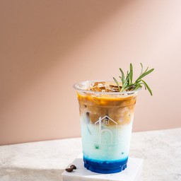 Oceanix Coffee (กาแฟผสมกลิ่นมะพร้าวและครูราโซ่)