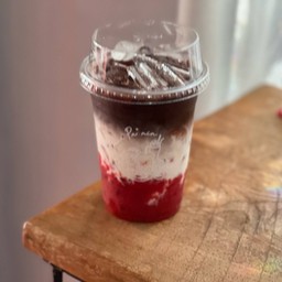 สตอเบอรี่นมสดโกโก้