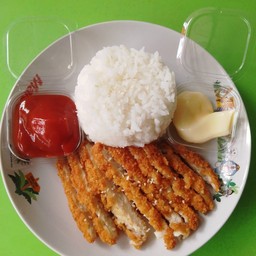 ข้าวไก่กรอบ ซอสมะเขือเทศ+มายองเนส