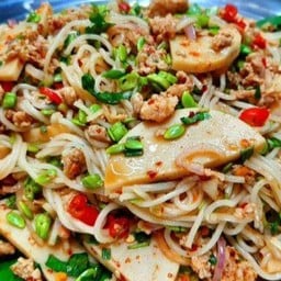 ยำขนมจีน