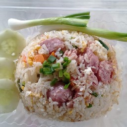 ข้าวผัดแหนม