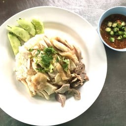 ข้าวมันไก่สัญจร ข้างโรงพยาบาลตรัง