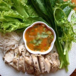 เมี่ยงอกไก่ ผักสด.