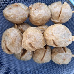 นาวนินิวลูกชิ้นทอด