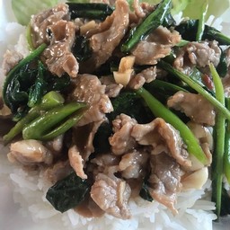 ผัดคะน้าหมูชิ้น