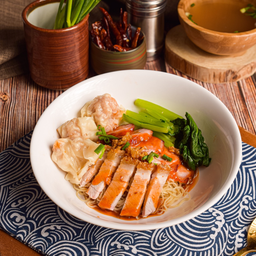 บะหมี่ เกี๊ยว หมูแดง หมูกรอบ