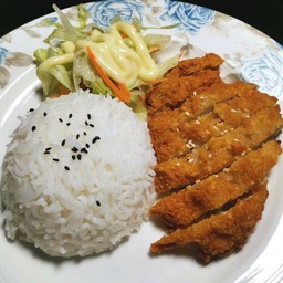 ข้าวไก่กรอบ น้ำจิ้มสูตรต้นตำหรับ