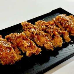 เนื้อสะโพกไก่เกาหลี ( 8 ชิ้น)