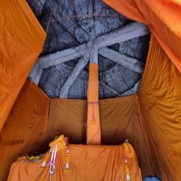 ด้านในรูปปั้นองค์ปู่นิลกาฬ