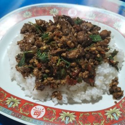 ข้าวกะเพาเนื้อ