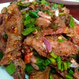 น้ำตกคอหมูย่าง