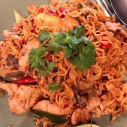 มาม่าผัดต้มยำไก่(เส้นเอฟเอฟ)