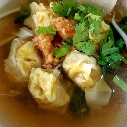 เกี๊ยวหมูน้ำใส