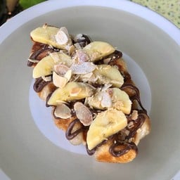 ครอฟเฟิล กล้วยและอัลมอนด์