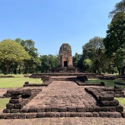 ปรางค์ฤาษี.