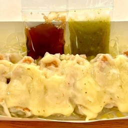 เกี๊ยวซ่าถาดมินิ 6 ชิ้น (ใส้หมู) + ชีส