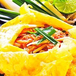 ผัดไทห่อไข