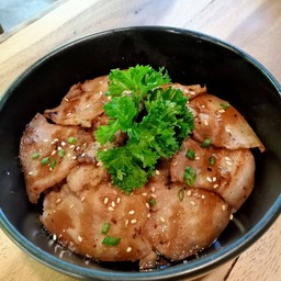ข้าวหมูสามชั้นย่างเทอริยากิ