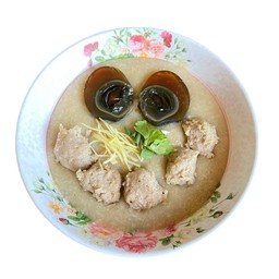 โจ๊กหมู + ไข่เยี่ยวม้า