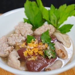 ต้มเลือดหมูจิงจูฉ่าย (ใส่เครื่องใน)