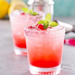 สตอเบอรี่โซดา