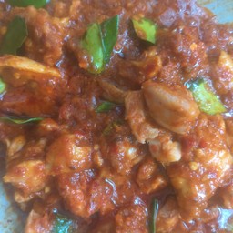 ผัดพริกแกงไก่พร้อมข้าว