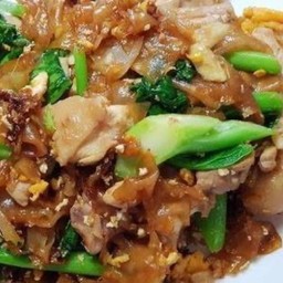 ผัดซีอิ้วไก่