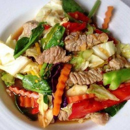 ผัดผักรวมมิตรใส่เนื้อ (เป็นกับข้าว)